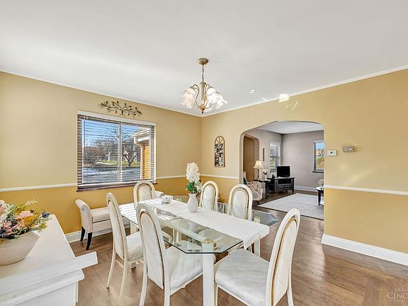 3rd image of 3962 School Section Rd