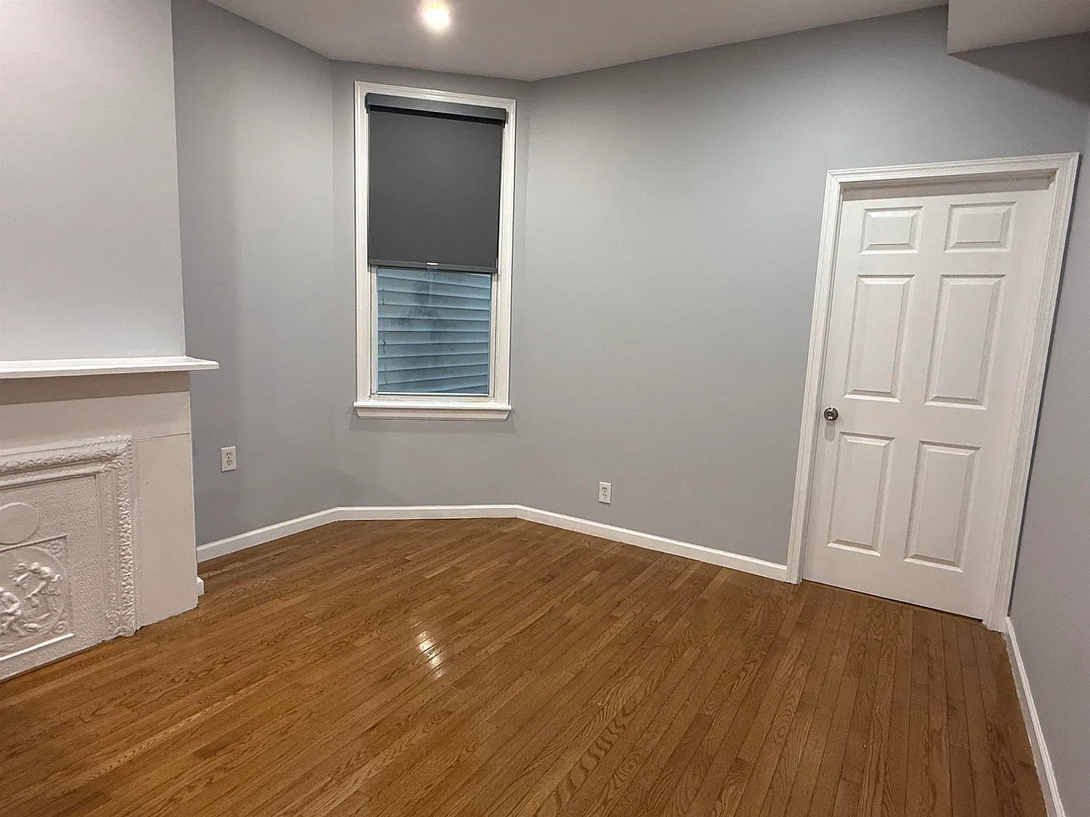 2 bed, 1.0 bath, 850 sqft, $2,300 — Photo 2