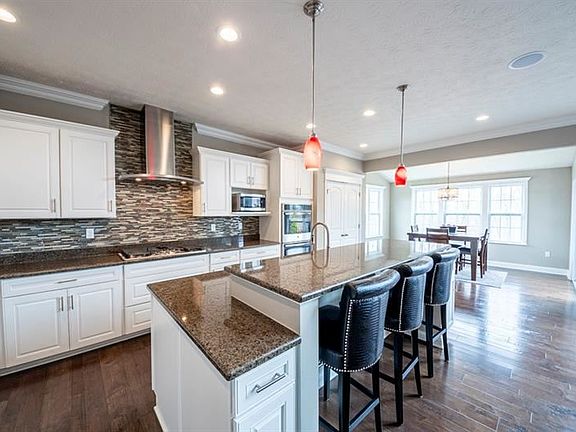 5th image of 319 Balsa Dr