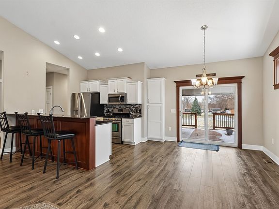 2nd image of 219 S 12th St