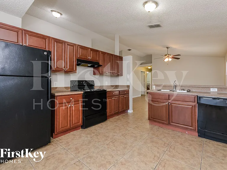 6556 Viewpoint Ct — Photo 8