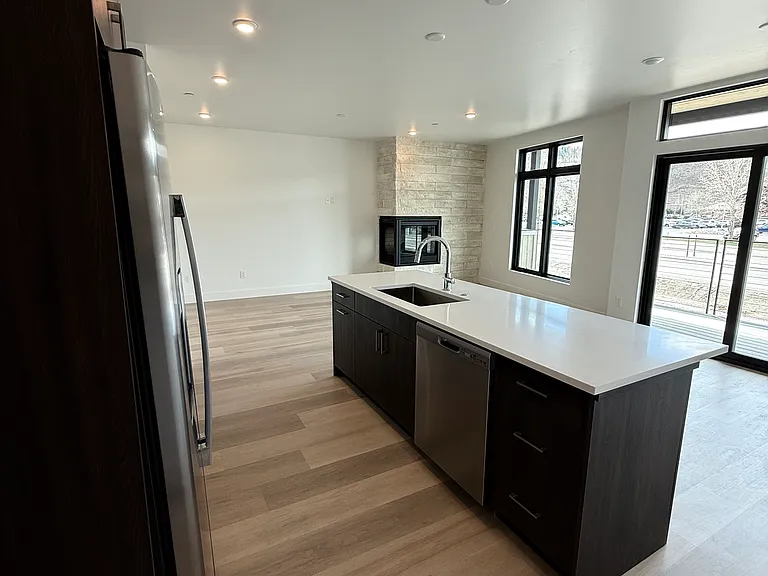 800 Blue River Pkwy — Photo 3