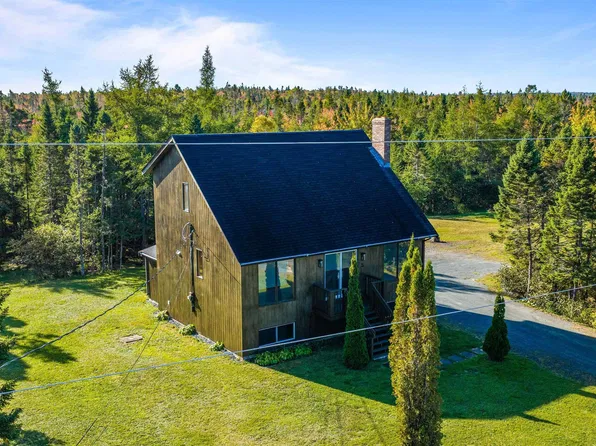 5 Corrie Ln, West Porters Lake, NS B3E 1L1