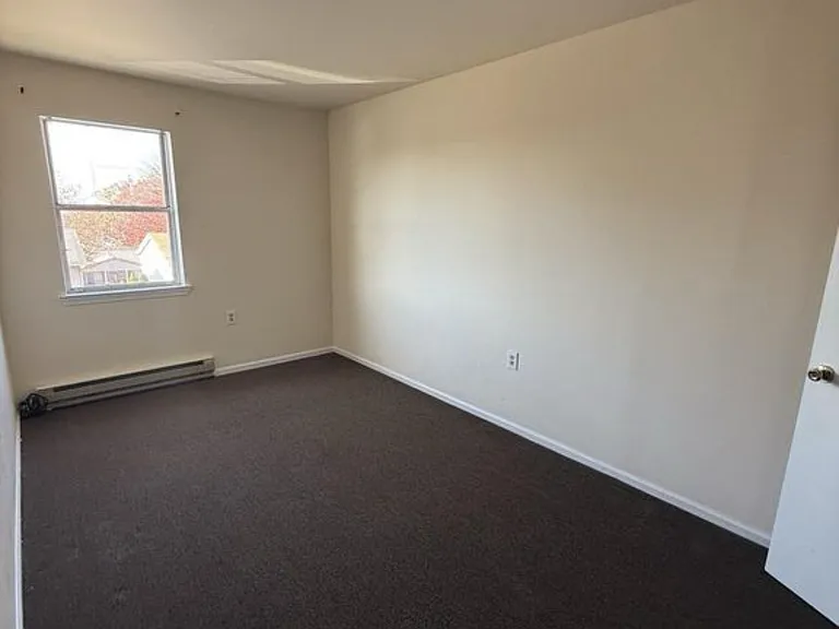 2825 Rhonda Ln — Photo 10