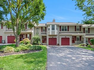 18 Pinehurst Dr, Washington, NJ 07882