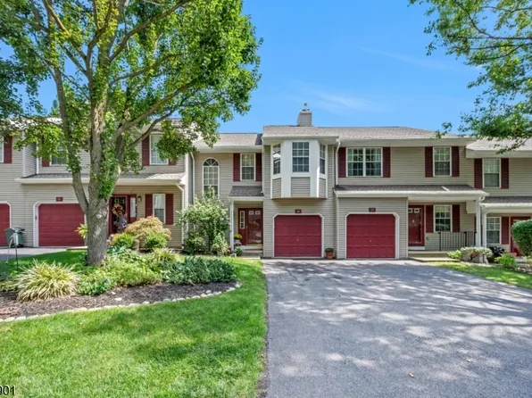 18 Pinehurst Dr, Washington Twp., NJ 07882