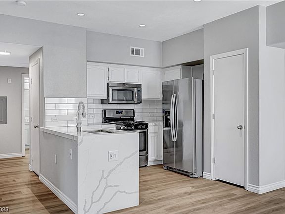 3rd image of 3400 Cabana Dr Unit 1067