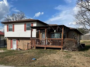 104 Maple St, Saint Robert, MO 65584