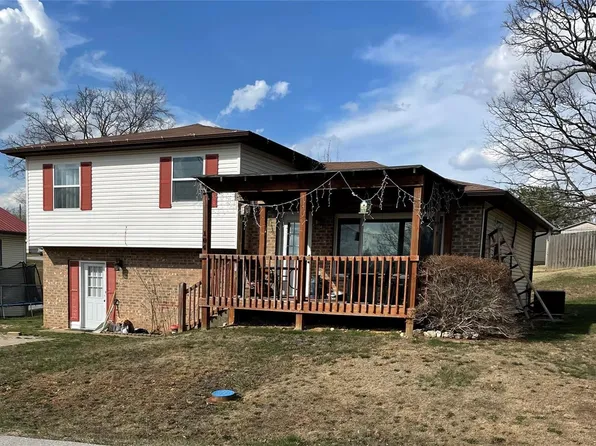 104 Maple St, Saint Robert, MO 65584