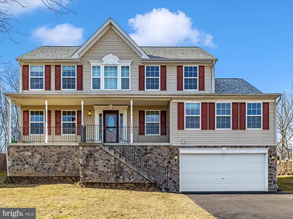 17948 Lyles Dr, Hagerstown, MD 21740