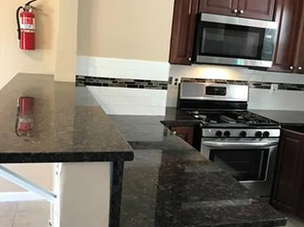 685 Raritan Ave, Perth Amboy, NJ 08861