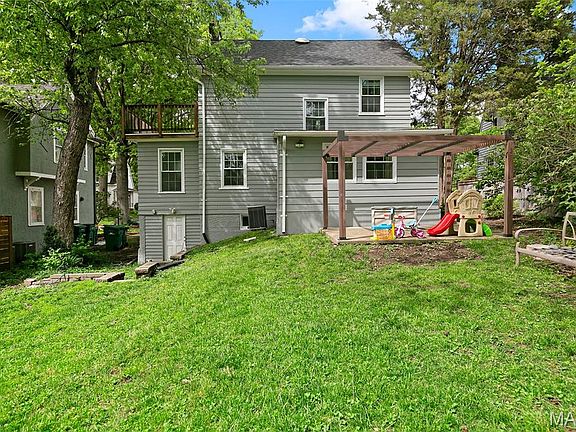 2nd image of 324 Stark Ct