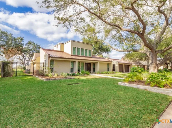 6020 Country Club Dr, Victoria, TX 77904