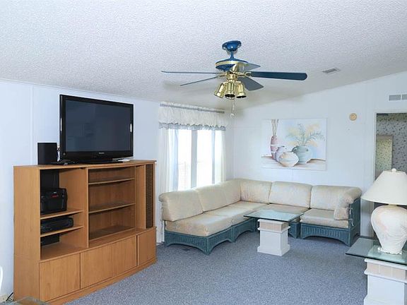 2nd image of 7557 Niantic Ave #U4