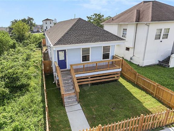 2nd image of 2527 Piety St