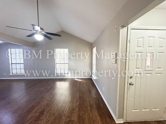 3rd image of 701 & 703 Hillcrest Ct #703