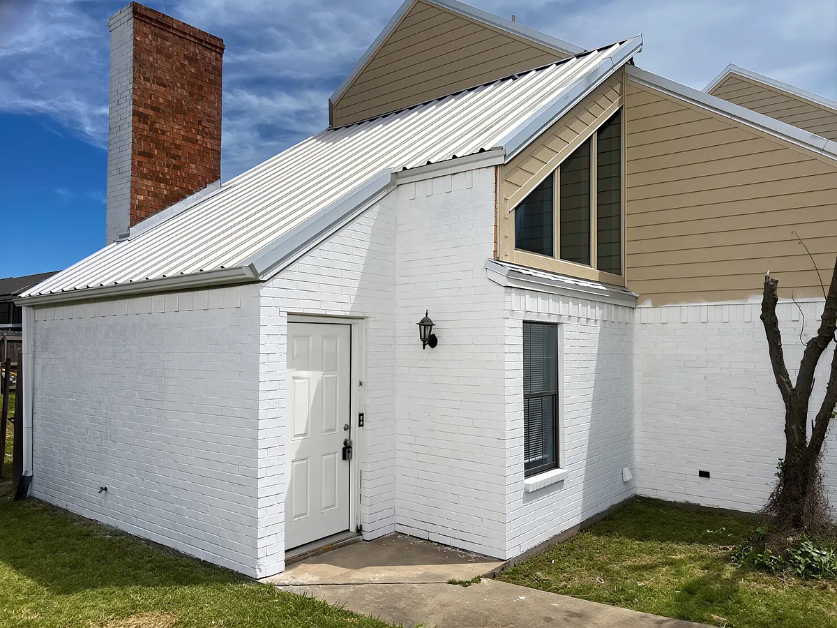Building Photo - 1900 W Taylor St