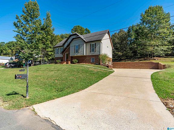 4th image of 745 Fallview Ln