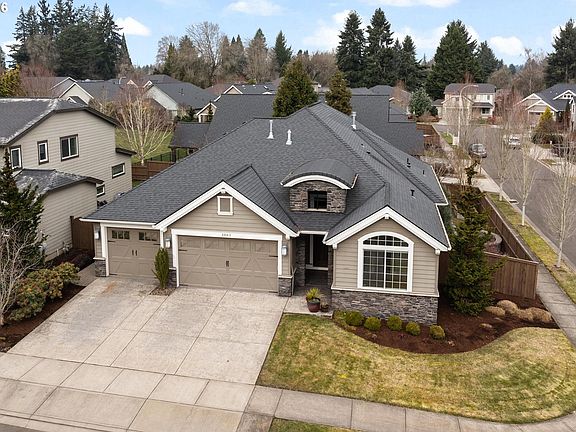 4th image of 3882 SE Pipers Dr