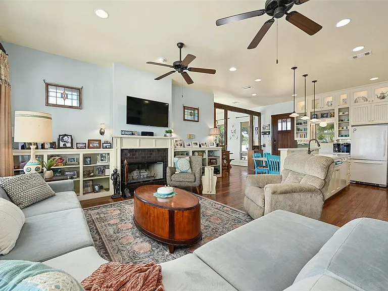 1009 Lauder Dr — Photo 7