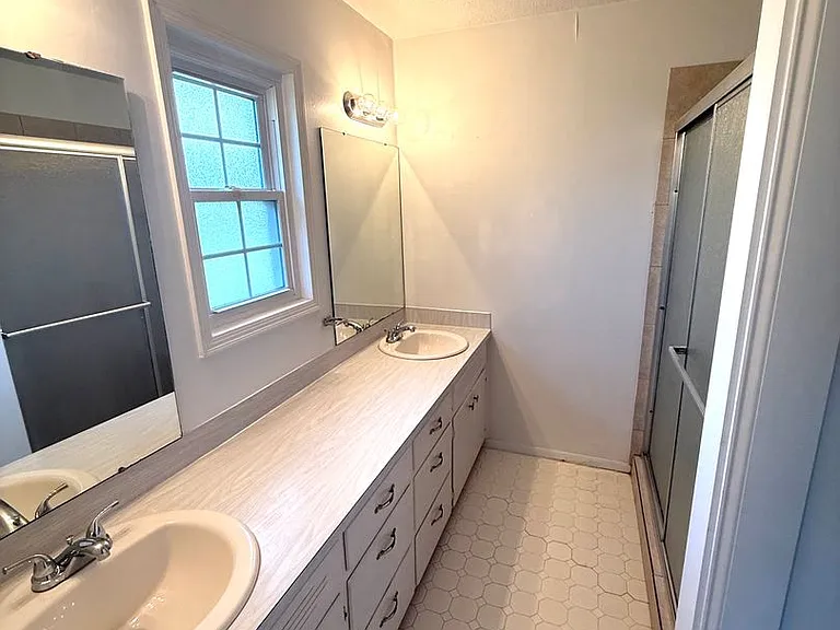349 Harvard Rd — Photo 19