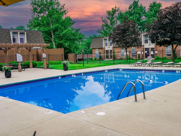 3043 Fountain Cir #3043D