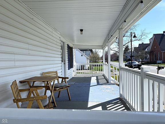 4th image of 321 N Washington St