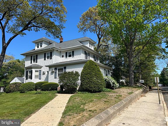 3rd image of 302 Montgomery Ave