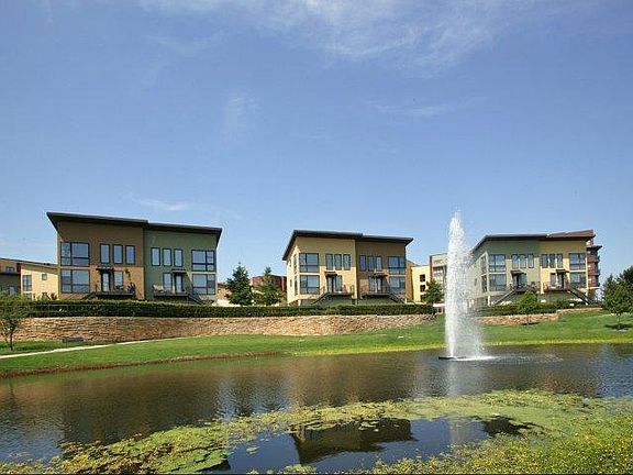 5th image of 251 Town Center Ln APT 2403