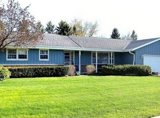 2301 W Glen Hills Ct, Glendale, WI 53209