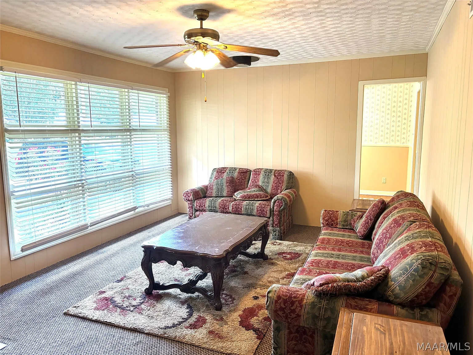 3 bed, 1.0 bath, 1604 sqft, $1,300 — Photo 2