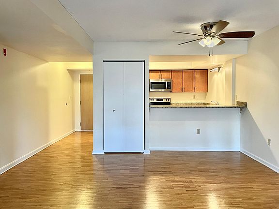 3rd image of 343 Franklin St #304