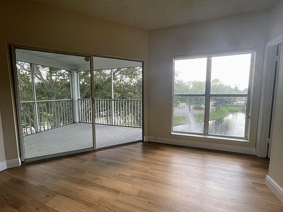 5th image of 10028 Strafford Oak Ct APT 726