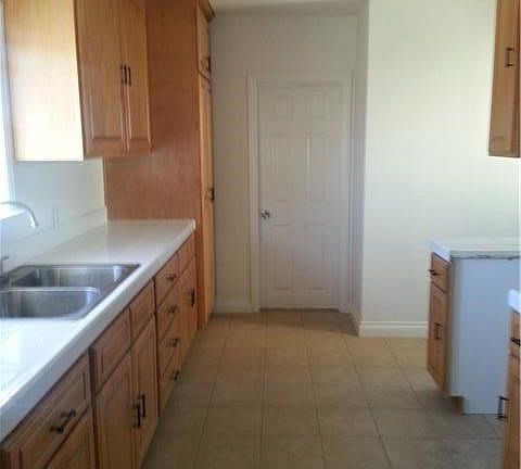 5th image of 1266 E 89th St