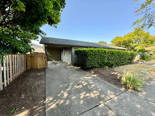 165 SW Wake Robin Ave, Corvallis, OR 97333