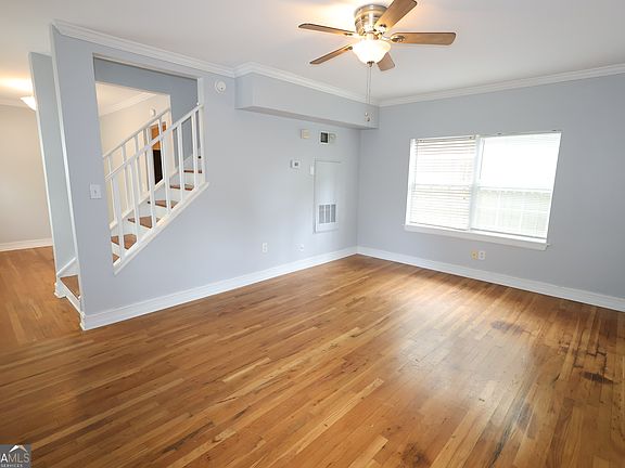 3rd image of 285 Oxford Pl NE APT 2