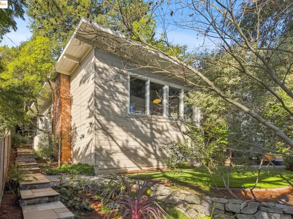 7101 Saroni Dr, Oakland, CA 94611