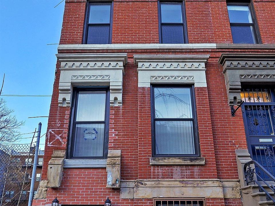 1st image of 245 W 134th St