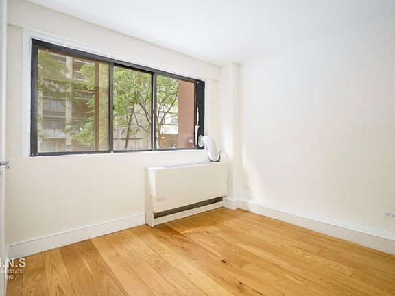 5th image of 230 E 44th St #L2