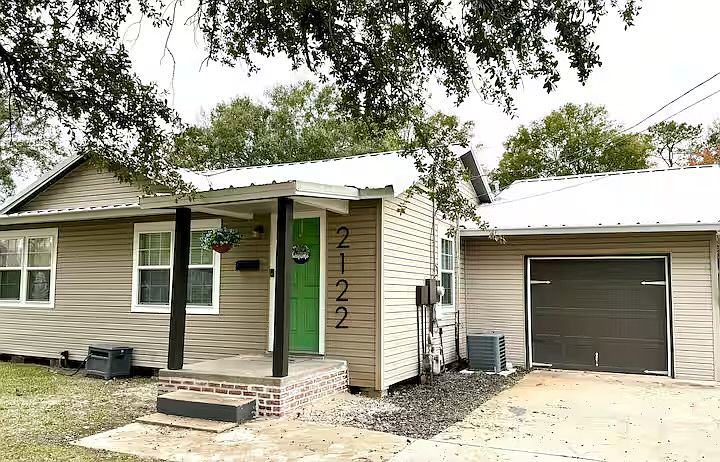 1st image of 2122 Avenue E
