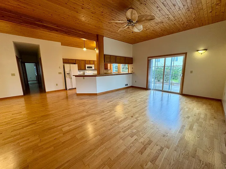 1311 Village Loop — Photo 2