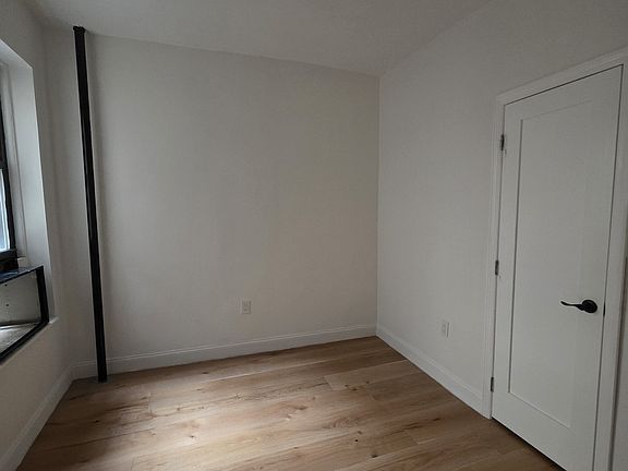 5th image of 170 W 109th St APT 4R