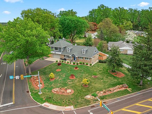 3rd image of 3505 Heaton Rd