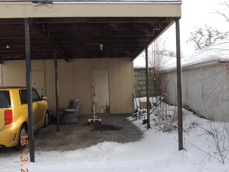 CARPORT