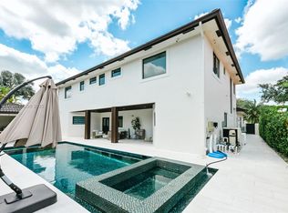 8450 NW 169th Ter #8450, Hialeah, FL 33016