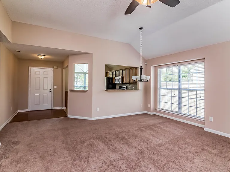 2204 Joann Dr — Photo 3