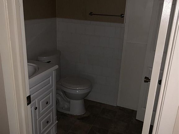 4th image of 603 Greenbriar Dr