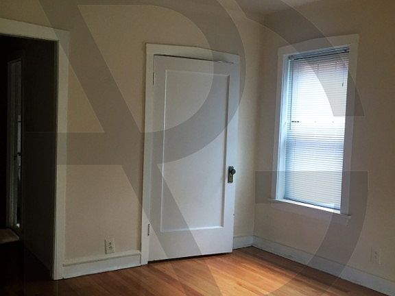 3rd image of 1133 Oak Ave #1133W3