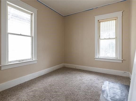 5th image of 417 S Denver Ave