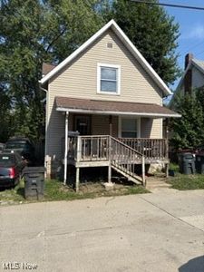 7 Courtland Dr, Akron, OH, 44314